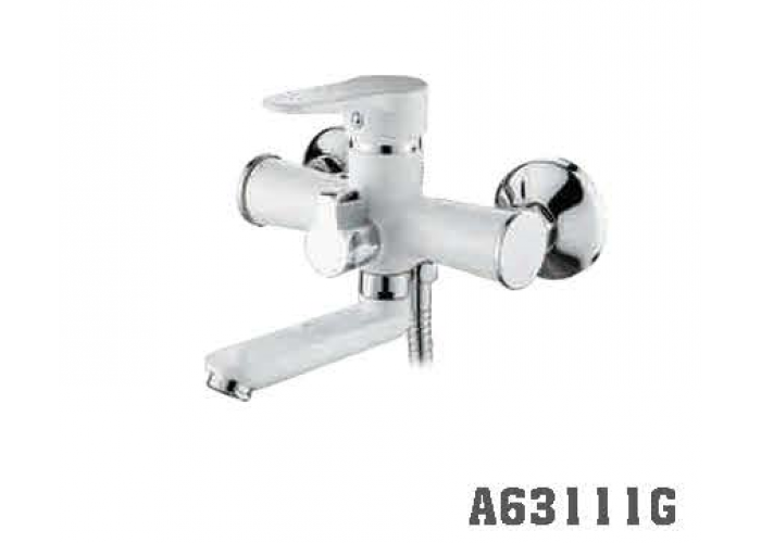 Смеситель для ванны Accoona 63111G 35мм короткий нос БЕЛЫЙ